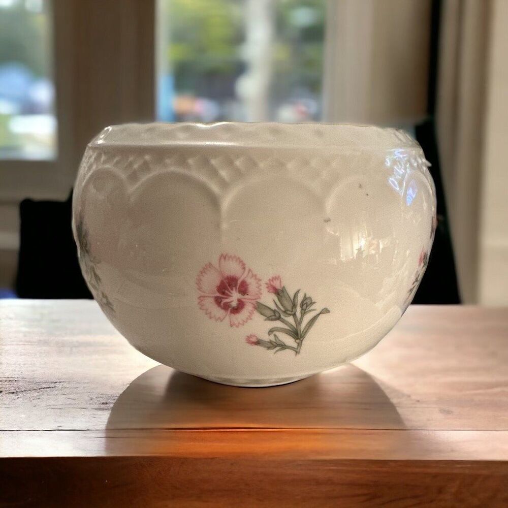 Vintage Aynsley Bone China Floral 4 Inch Bowl. - Picture 3 of 4